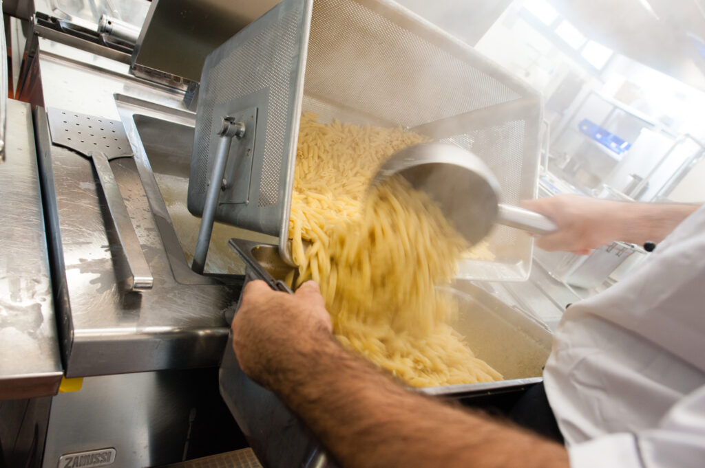 Donazioni di pasta e riso necessarie per OSF